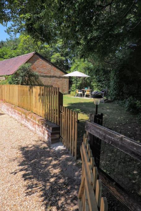Landford'S Cottage, Your Retreat! Extérieur photo