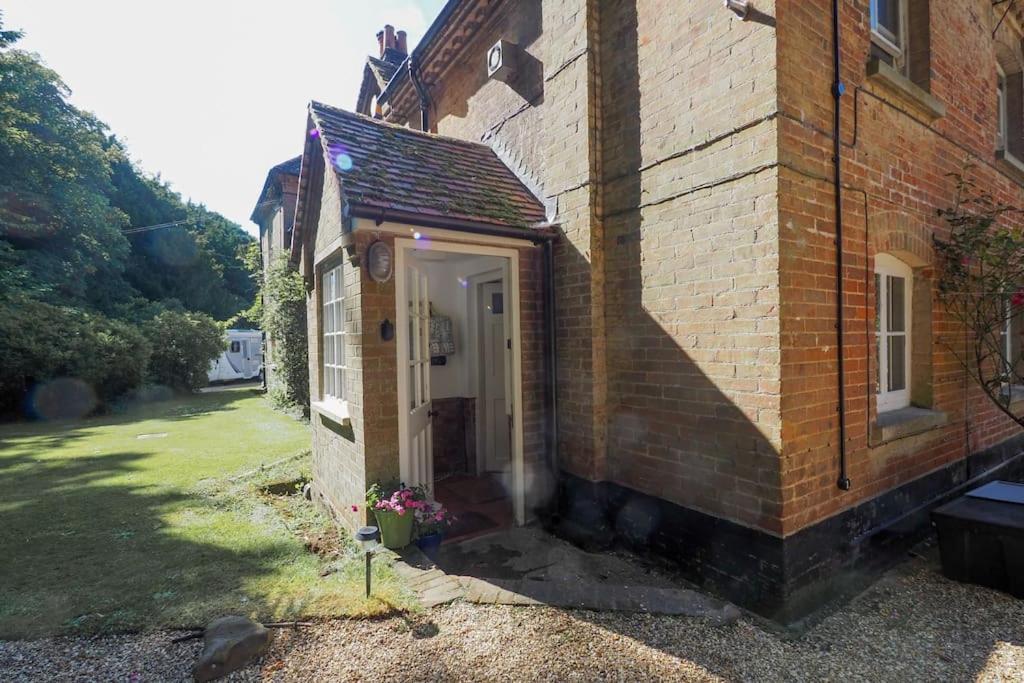 Landford'S Cottage, Your Retreat! Extérieur photo